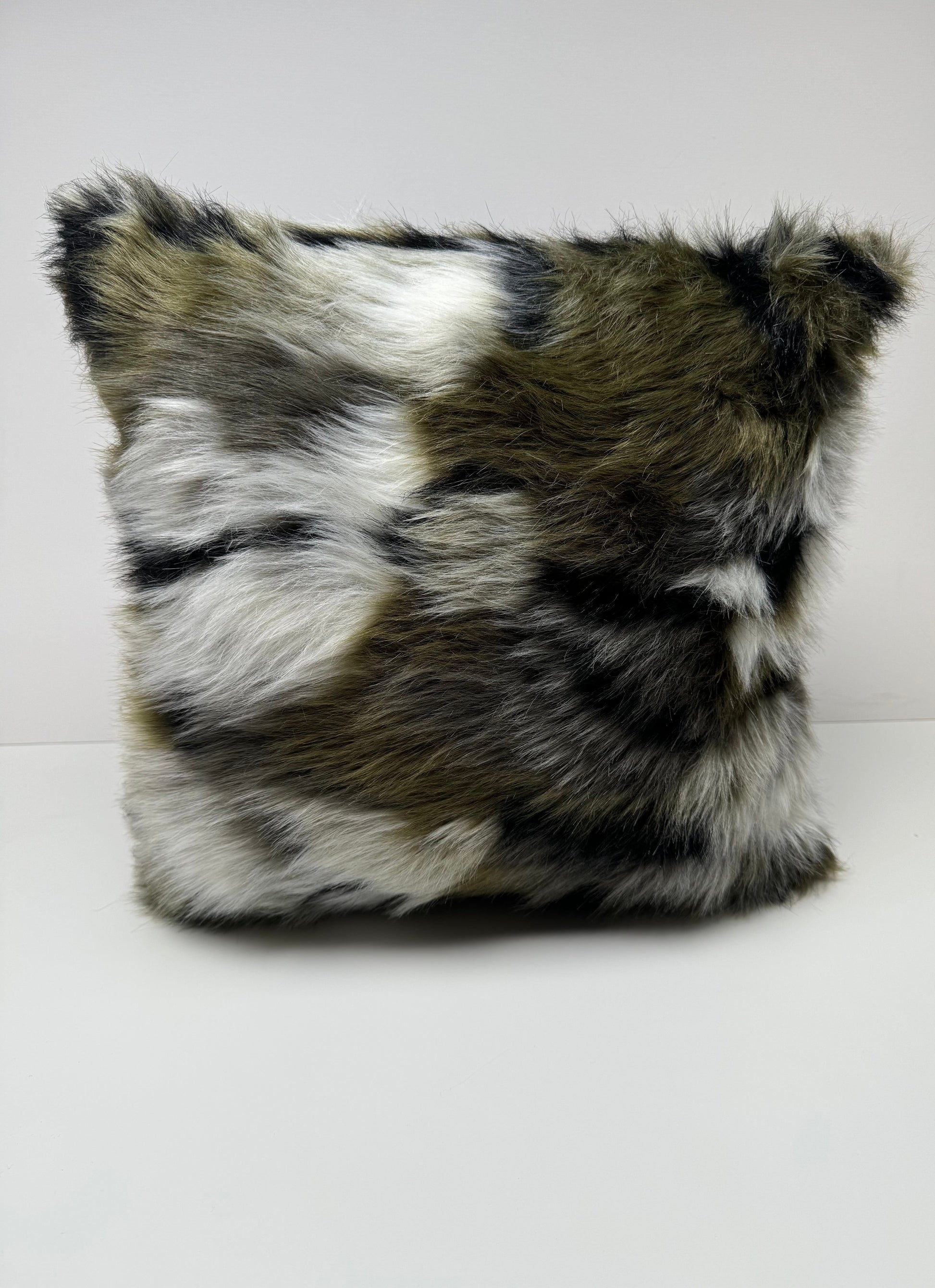 Faux Fur Cushion Cover 45x45cm –Velvet&Vigor 