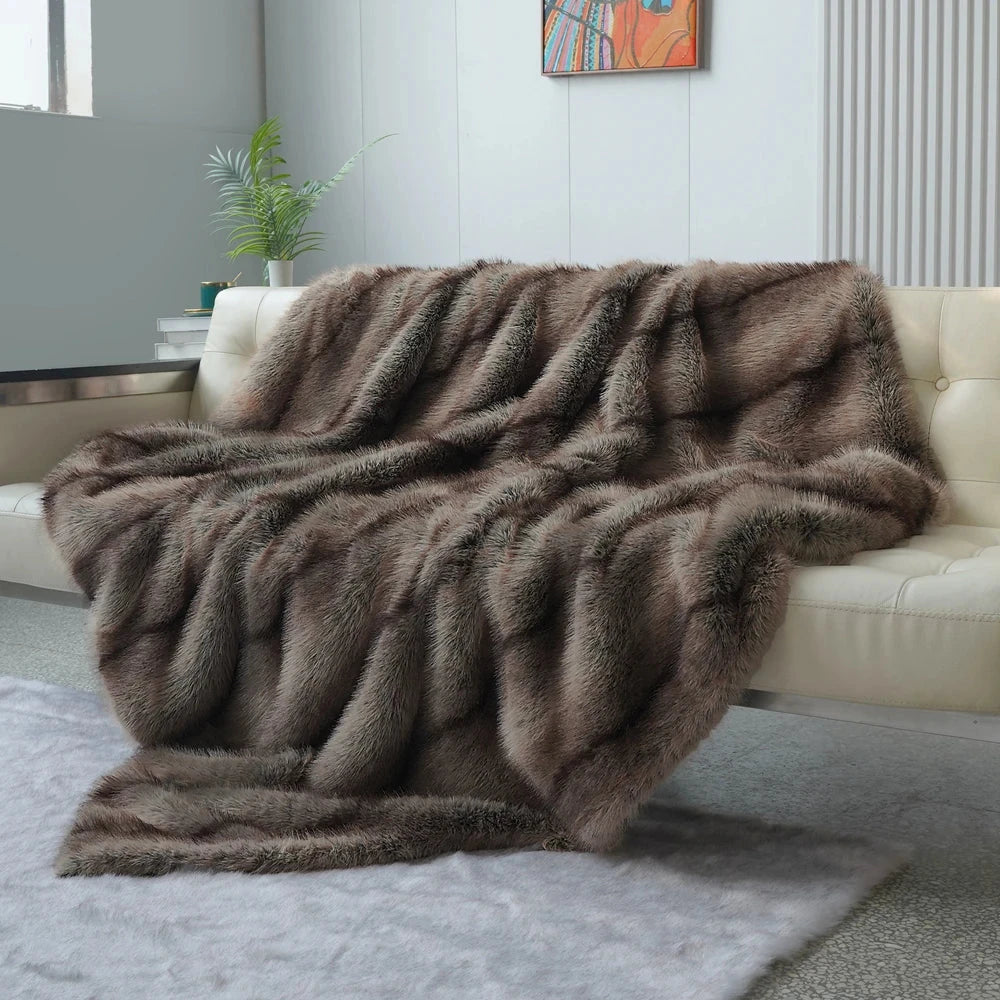 Luxury White Faux Fur Blanket 200x190 - Velvet&Vigor 