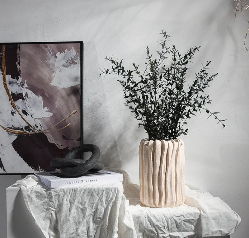 Black Knot Sculpture-Modern Decorative Accessories-Media Wall-Velvet & Vigor